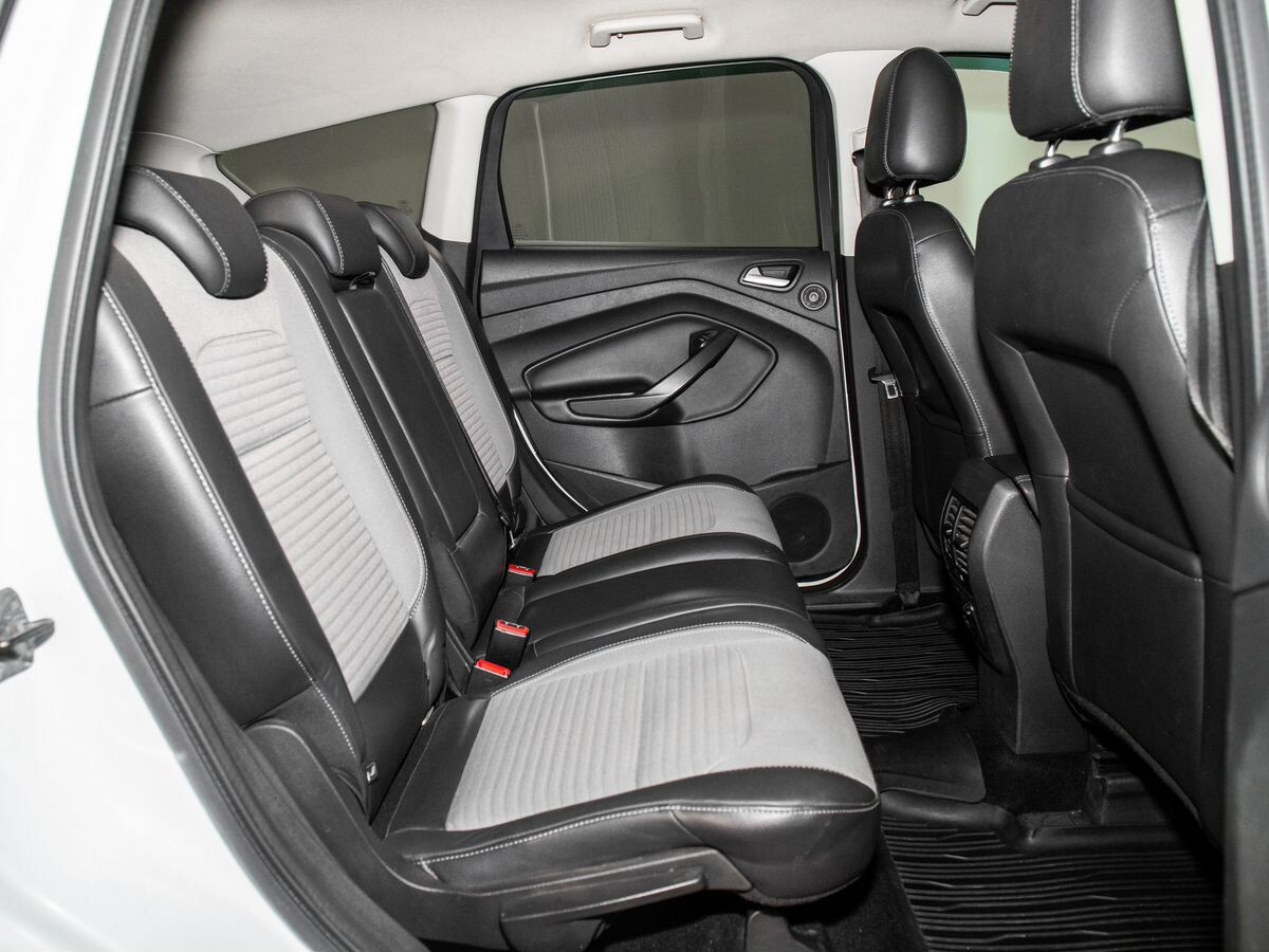 Ford Kuga 2016 - фото автомобиля