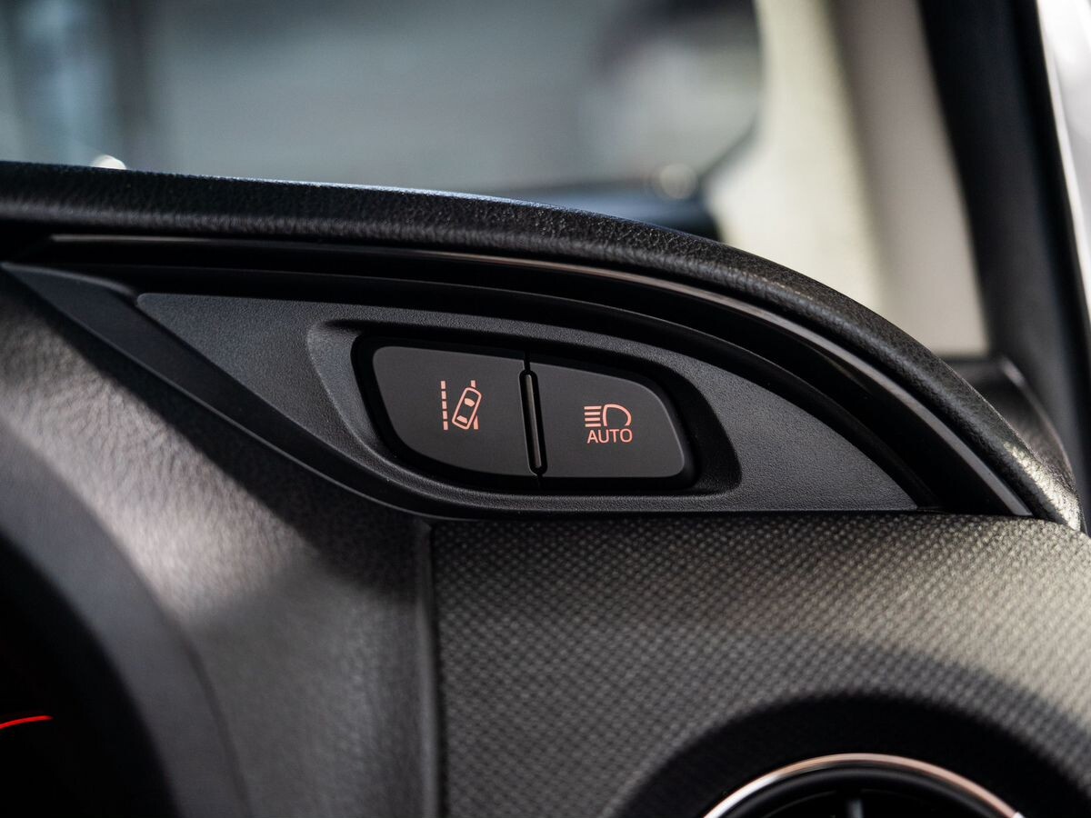 Toyota Vitz 2016 - фото автомобиля