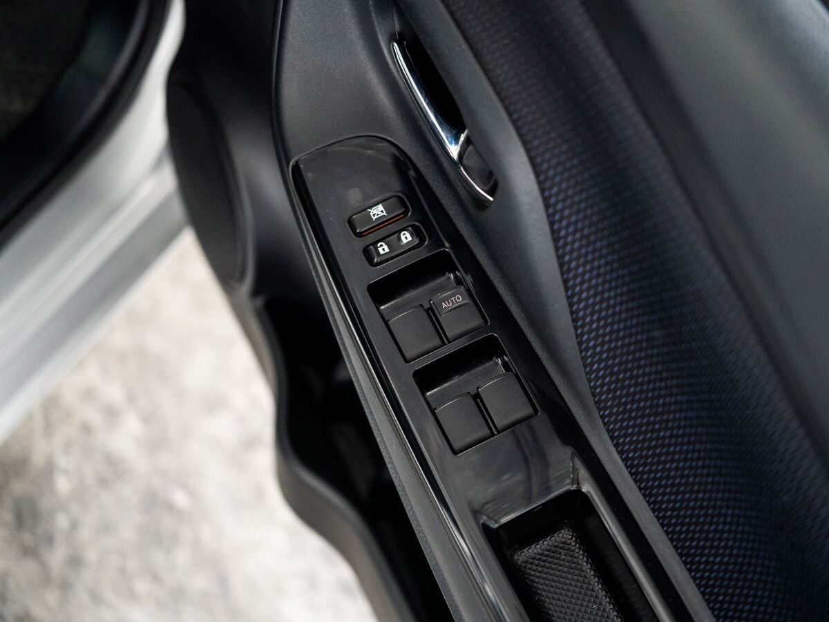 Toyota Vitz 2016 - фото автомобиля