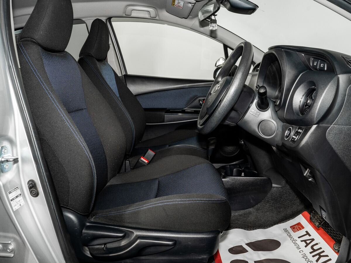 Toyota Vitz 2016 - фото автомобиля