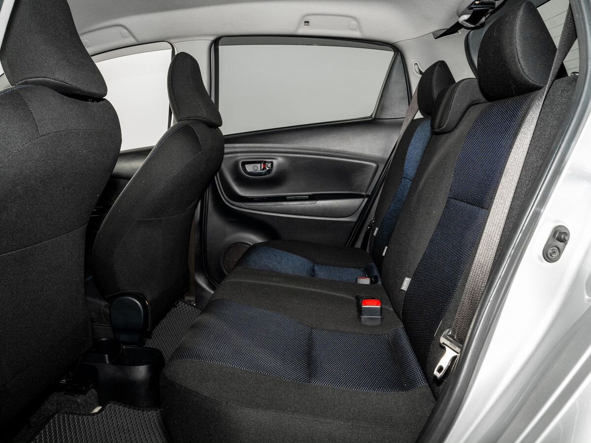 Toyota Vitz 2016 - фото автомобиля