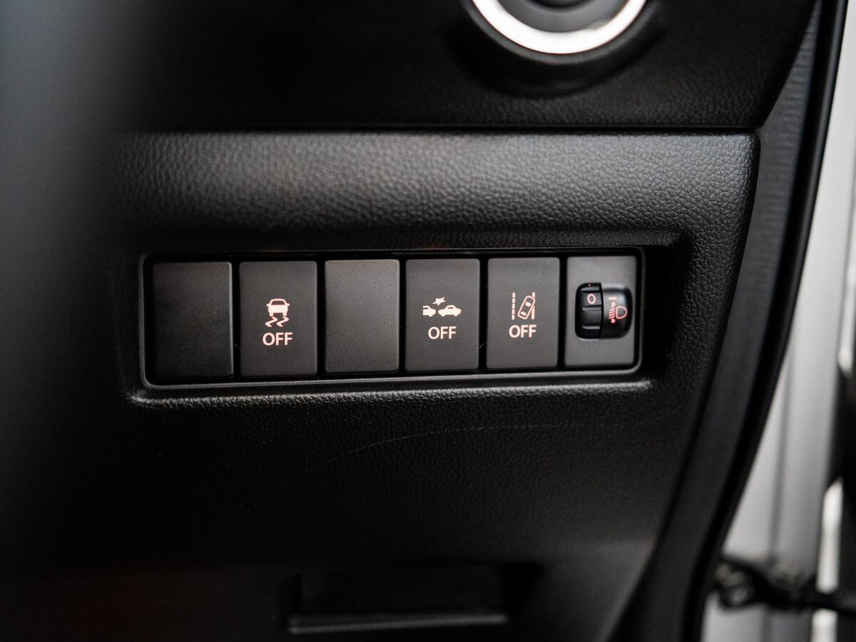 Suzuki Swift 2019 - фото автомобиля