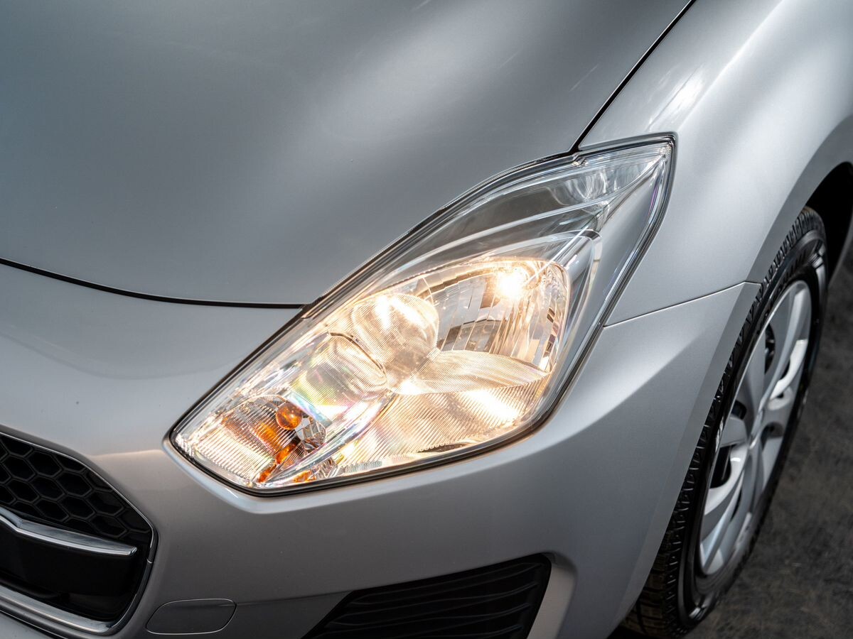 Suzuki Swift 2019 - фото автомобиля