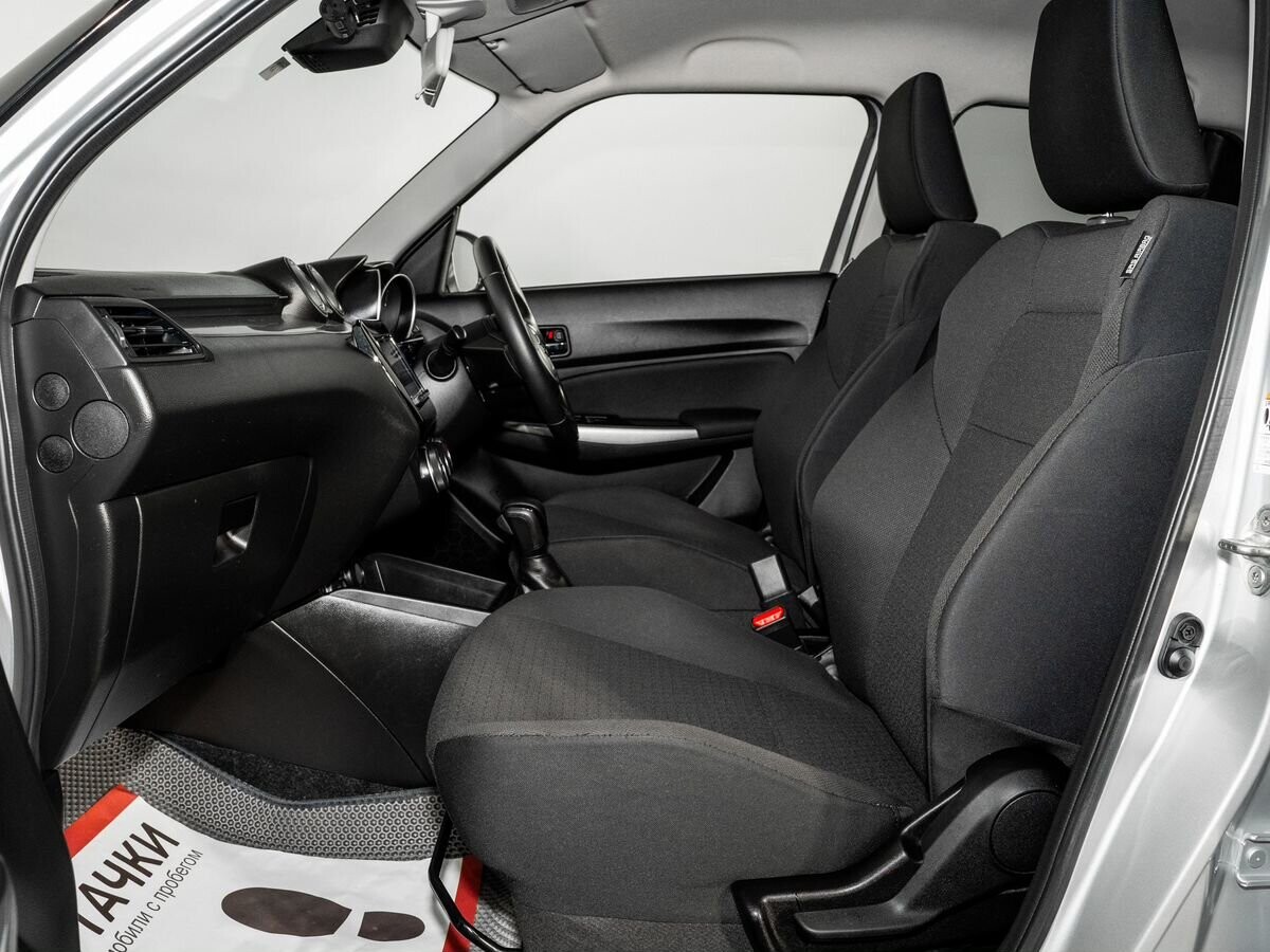 Suzuki Swift 2019 - фото автомобиля