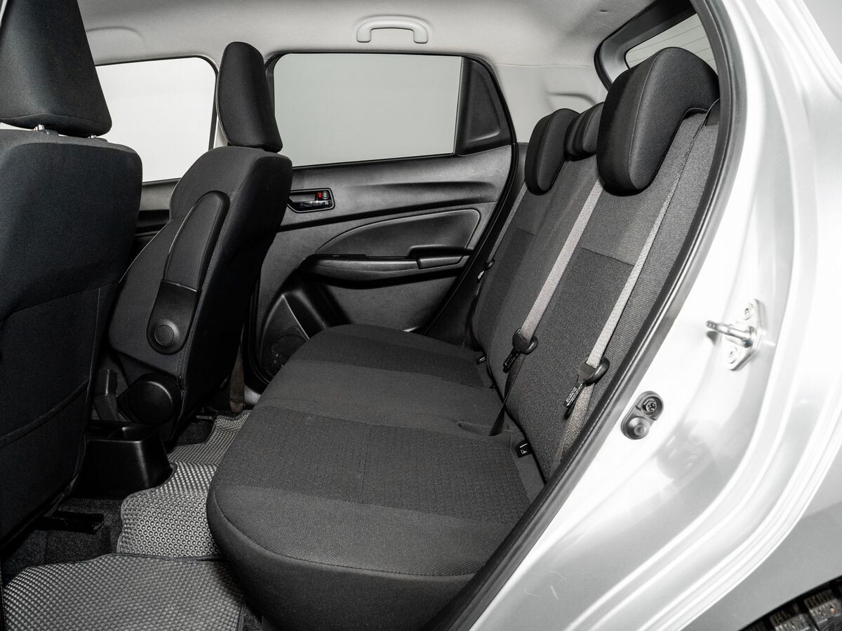 Suzuki Swift 2019 - фото автомобиля