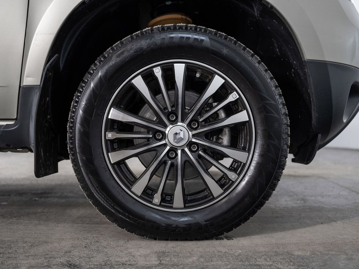 Renault Duster 2013 - фото автомобиля