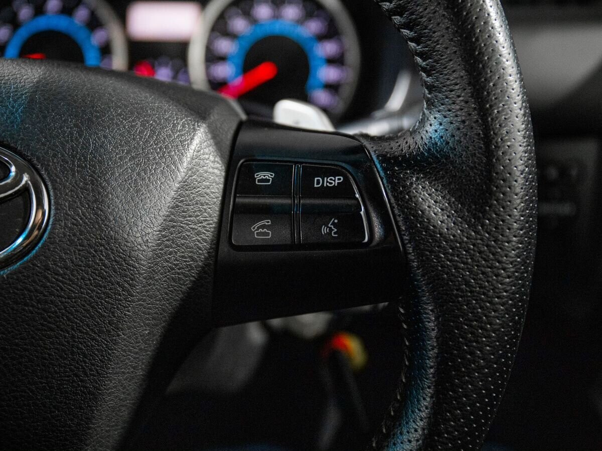 Toyota Wish 2010 - фото автомобиля