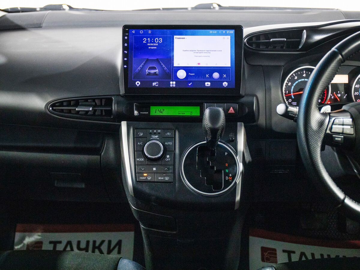 Toyota Wish 2010 - фото автомобиля