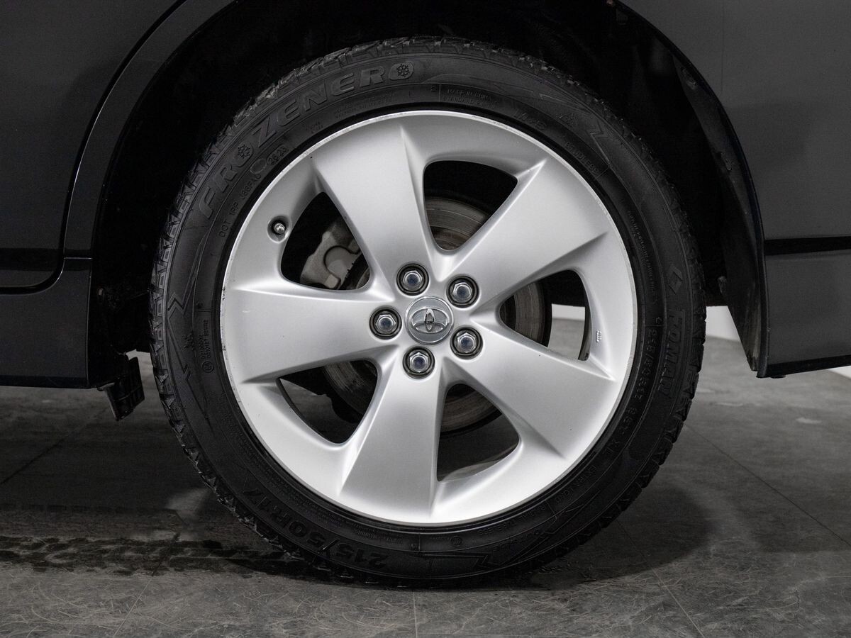 Toyota Wish 2010 - фото автомобиля