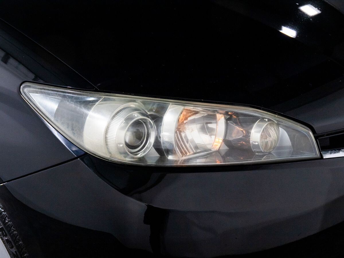 Toyota Wish 2010 - фото автомобиля