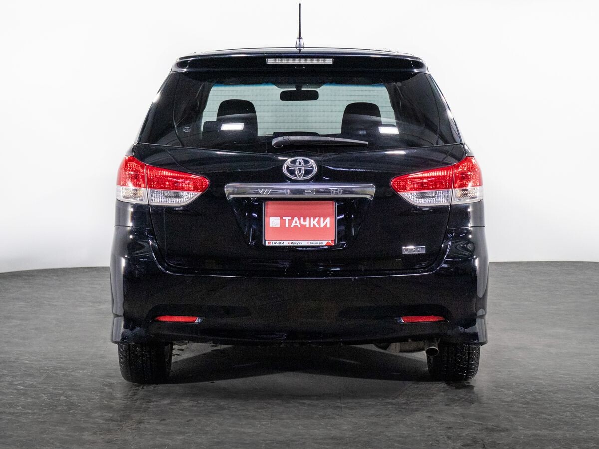 Toyota Wish 2010 - фото автомобиля