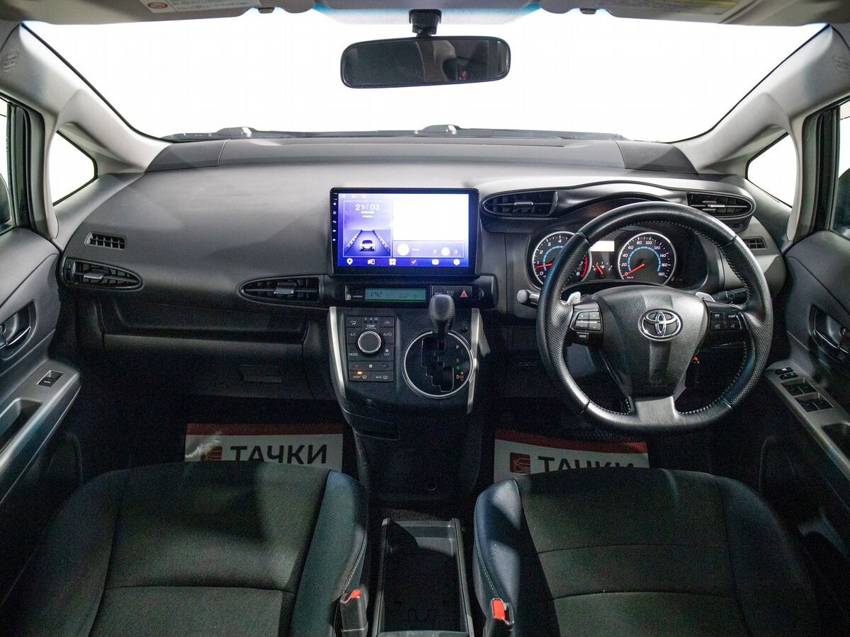 Toyota Wish 2010 - фото автомобиля