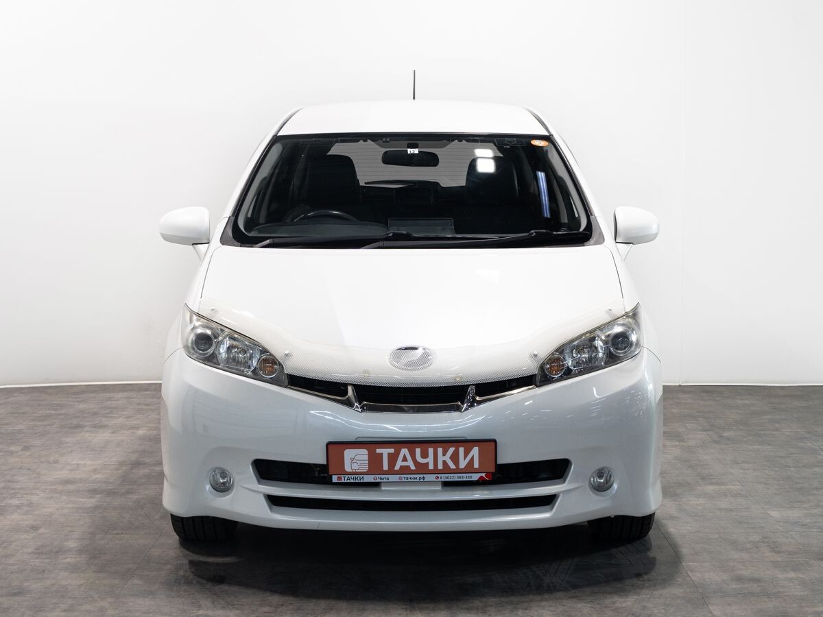 Toyota Wish 2011 - фото автомобиля