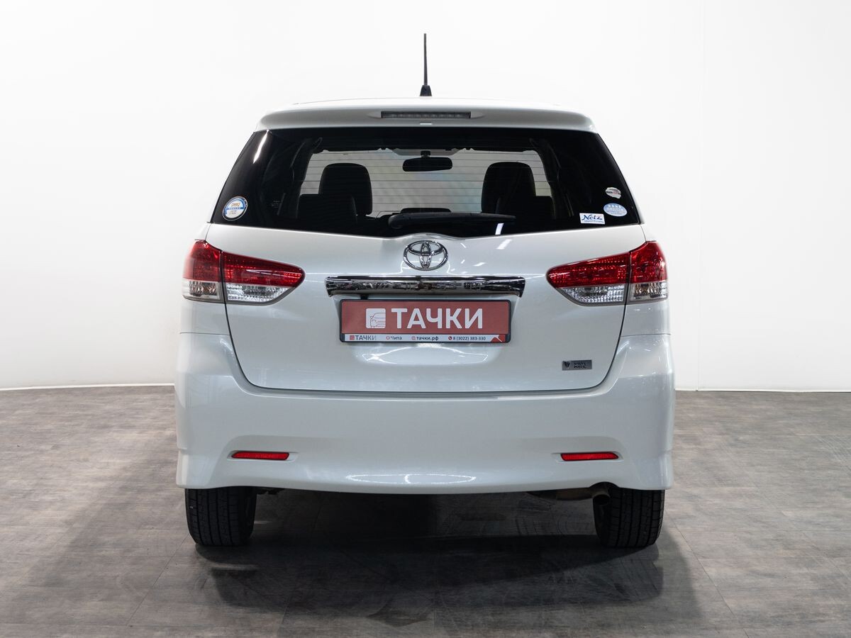 Toyota Wish 2011 - фото автомобиля