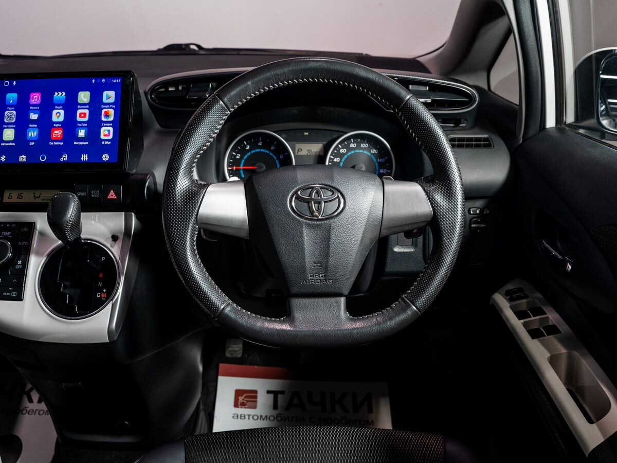 Toyota Wish 2011 - фото автомобиля