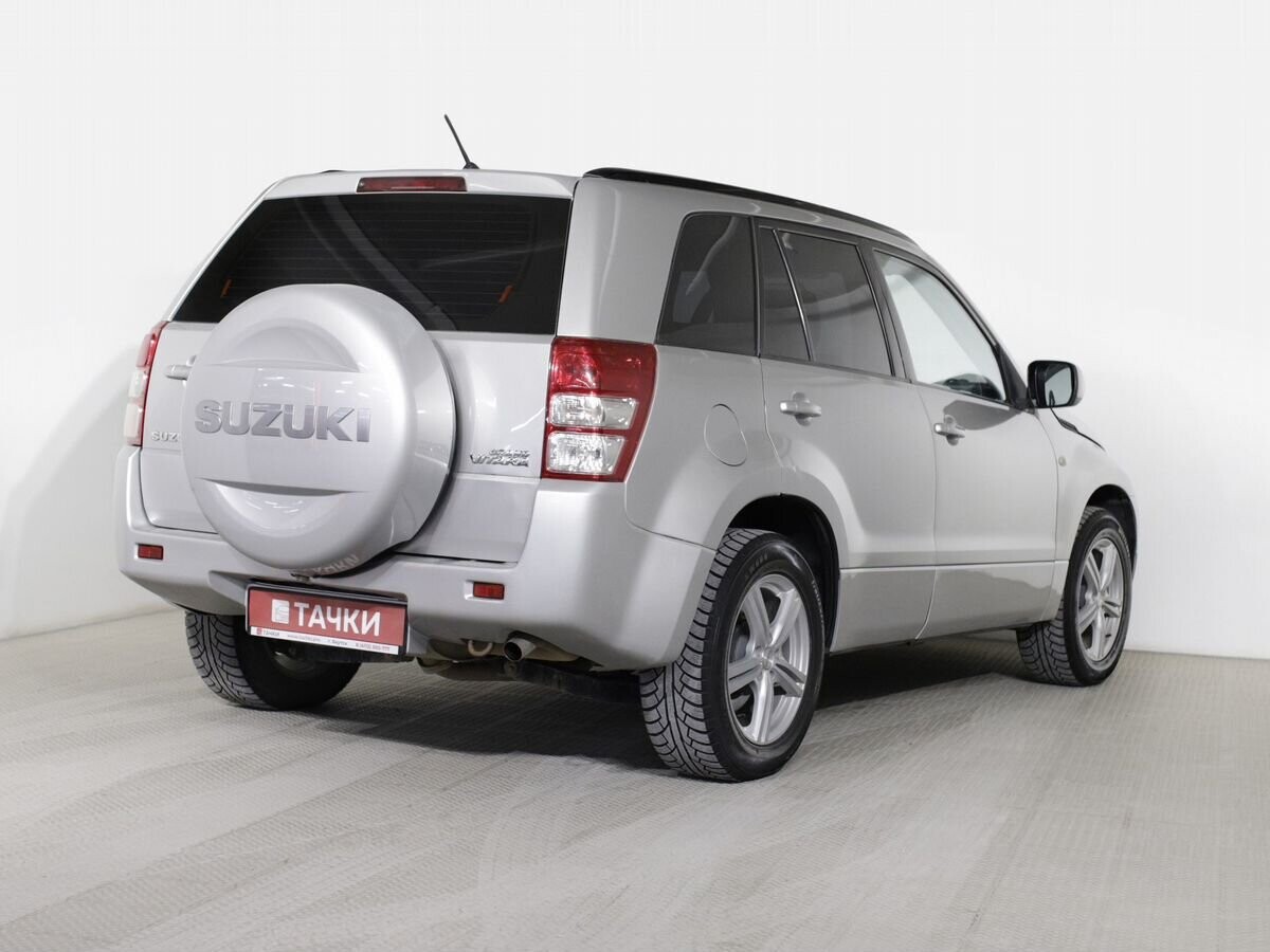 Suzuki Grand Vitara 2010 - фото автомобиля