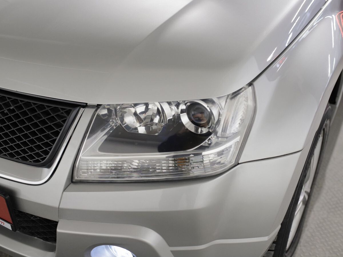 Suzuki Grand Vitara 2010 - фото автомобиля