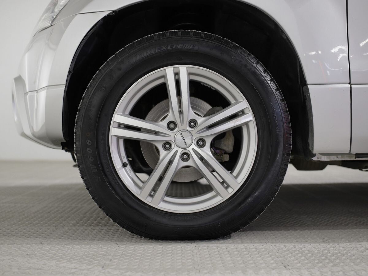 Suzuki Grand Vitara 2010 - фото автомобиля