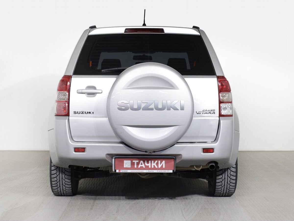 Suzuki Grand Vitara 2010 - фото автомобиля