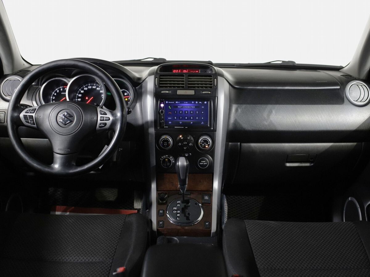 Suzuki Grand Vitara 2010 - фото автомобиля