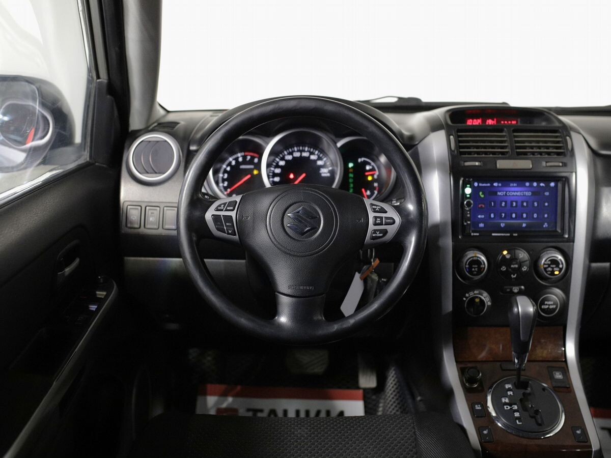 Suzuki Grand Vitara 2010 - фото автомобиля