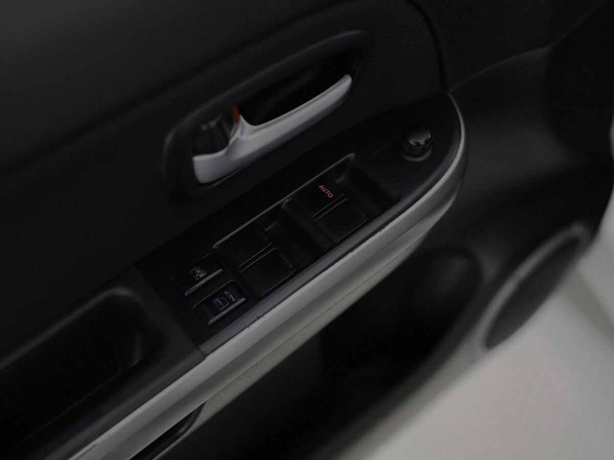 Suzuki Grand Vitara 2010 - фото автомобиля