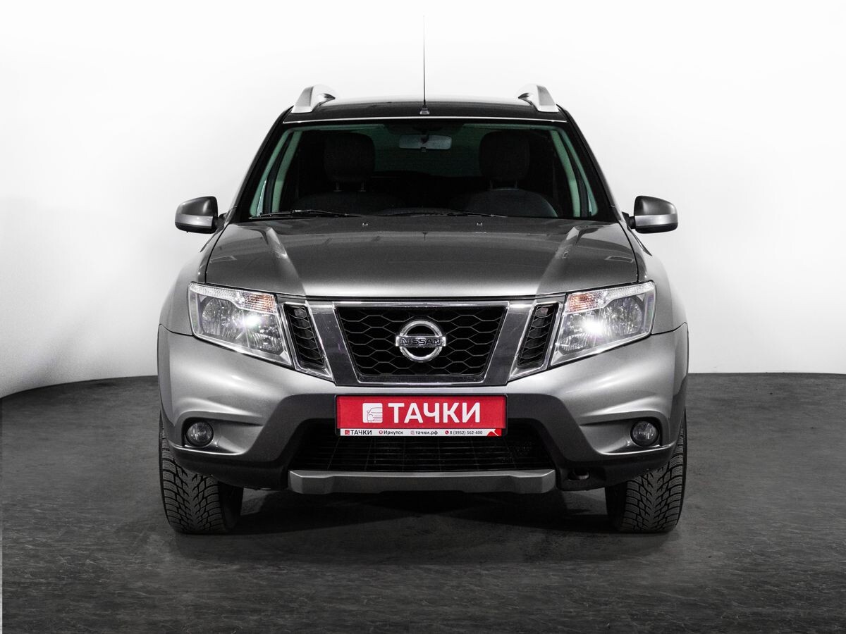 Nissan Terrano 2016 - фото автомобиля