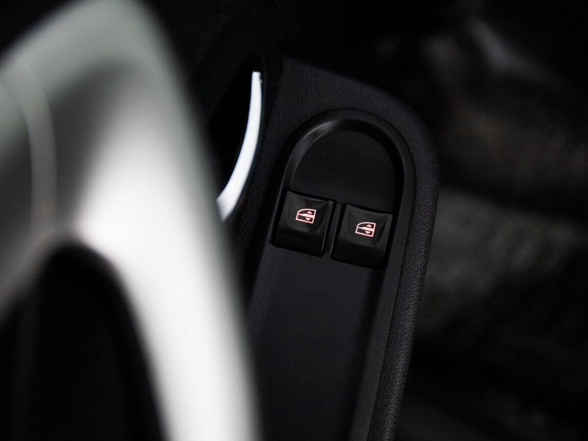 Nissan Terrano 2016 - фото автомобиля