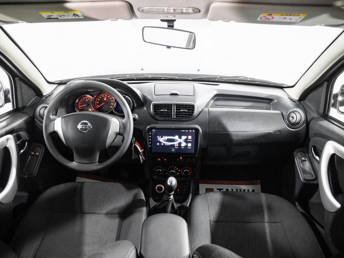 Nissan Terrano 2016 - фото автомобиля