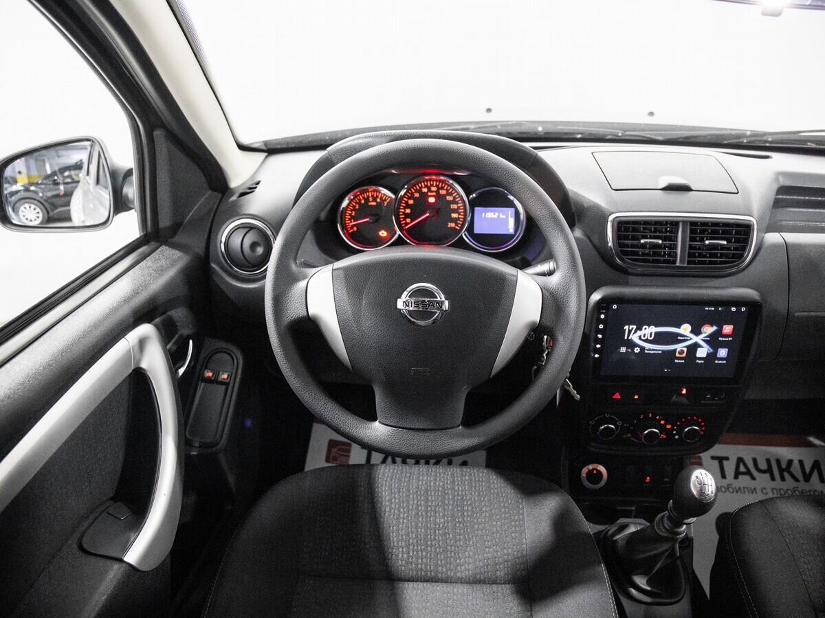 Nissan Terrano 2016 - фото автомобиля