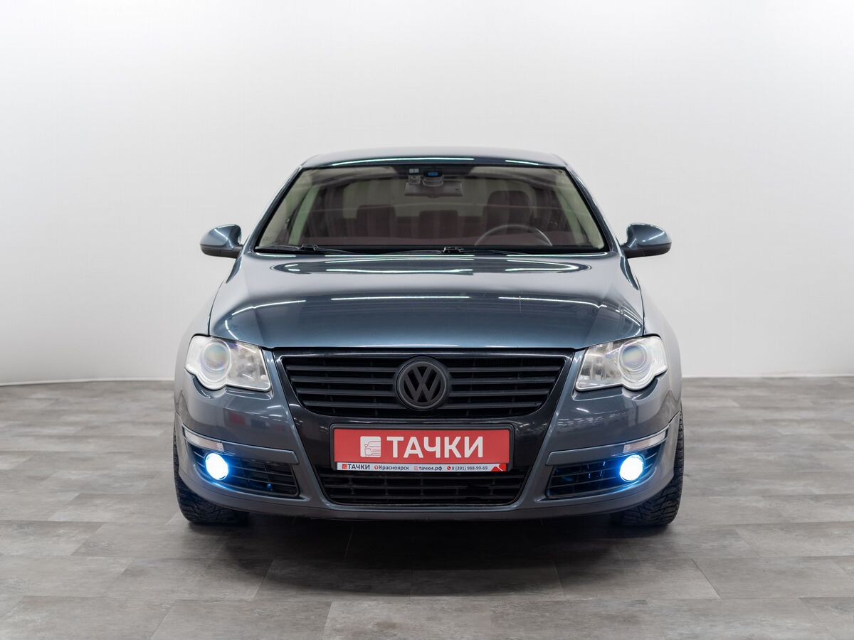 Volkswagen Passat 2010 - фото автомобиля