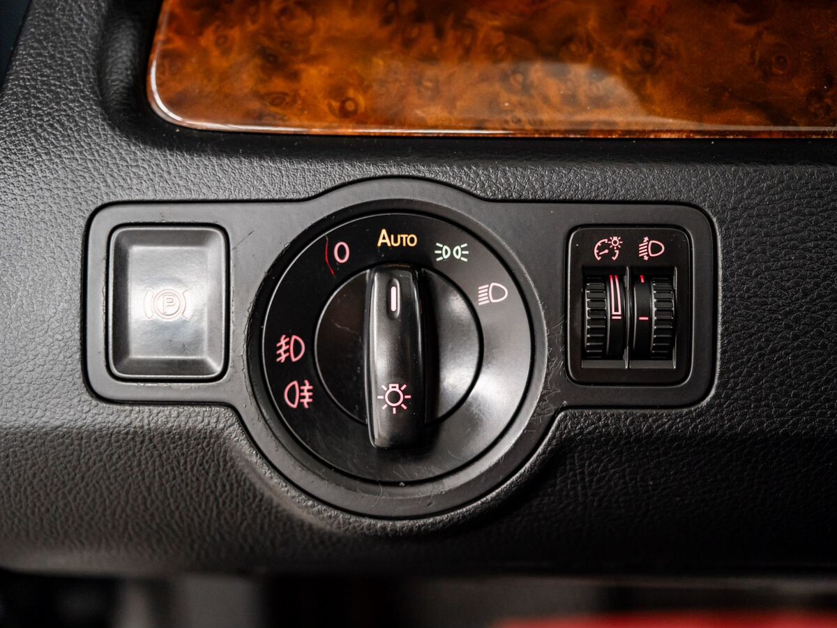 Volkswagen Passat 2010 - фото автомобиля