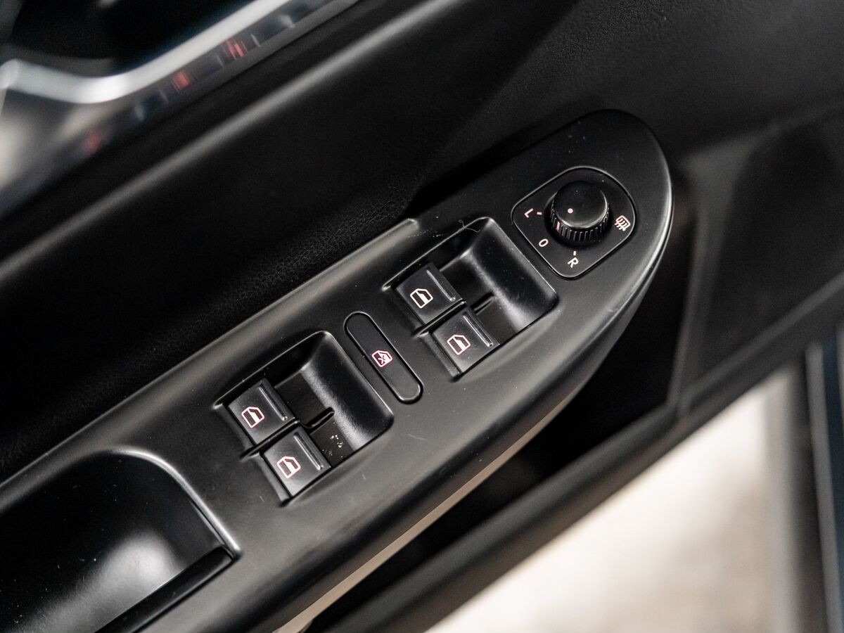 Volkswagen Passat 2010 - фото автомобиля