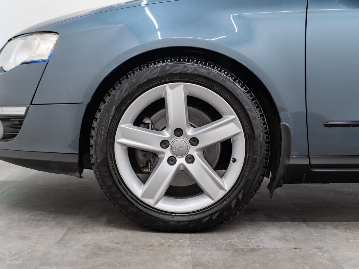 Volkswagen Passat 2010 - фото автомобиля