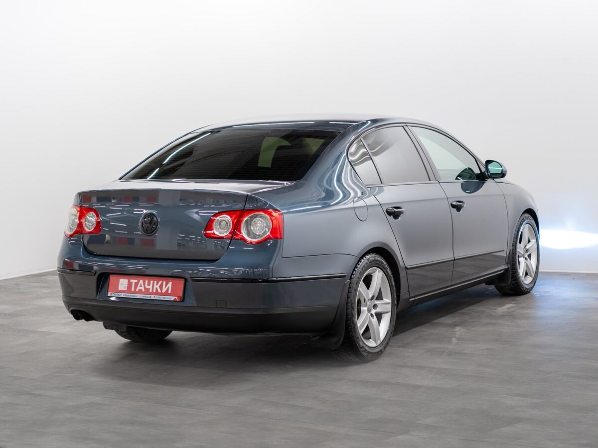 Volkswagen Passat 2010 - фото автомобиля
