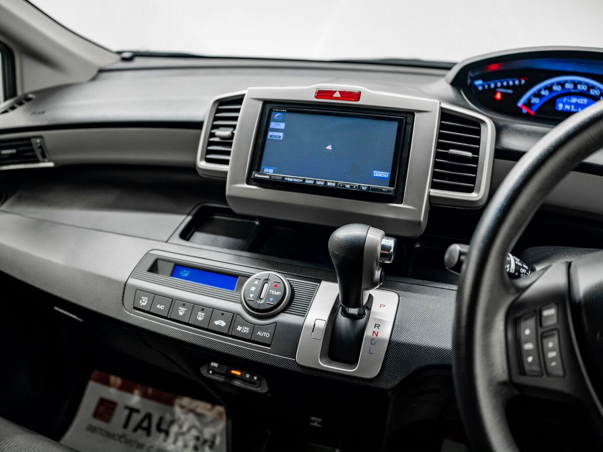 Honda Freed 2014 - фото автомобиля