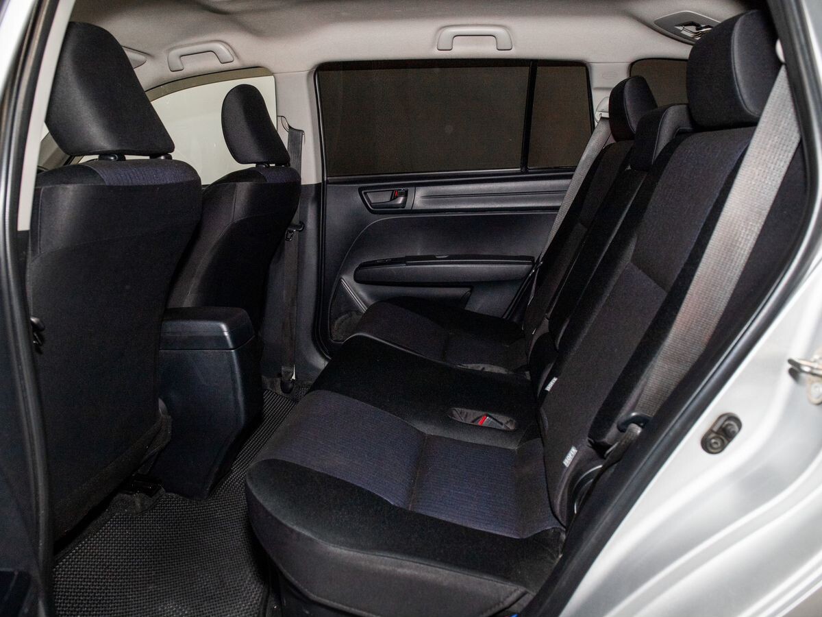 Toyota Corolla 2015 - фото автомобиля