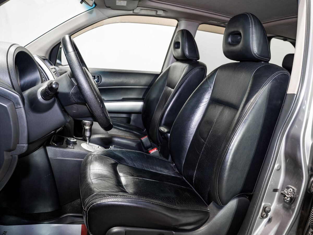 Nissan X-Trail 2010 - фото автомобиля