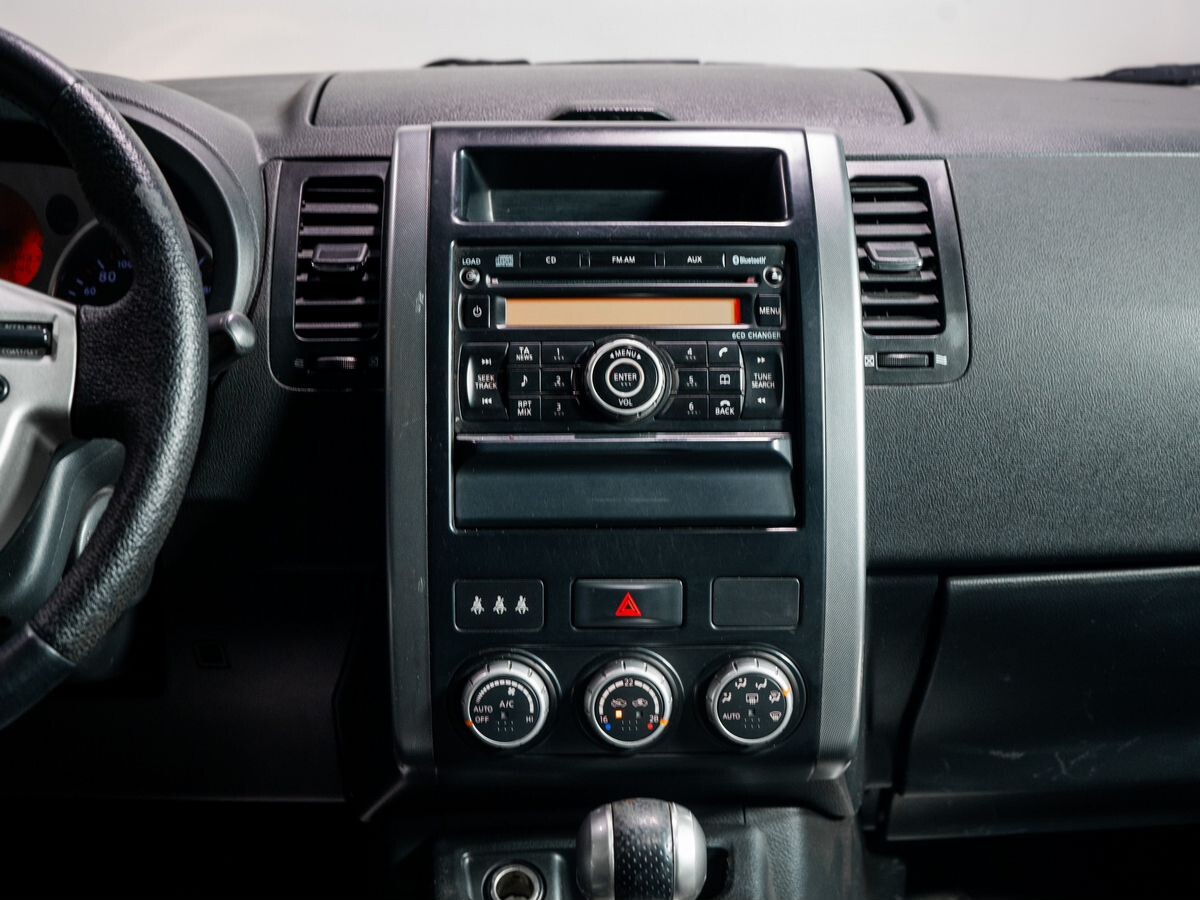 Nissan X-Trail 2010 - фото автомобиля