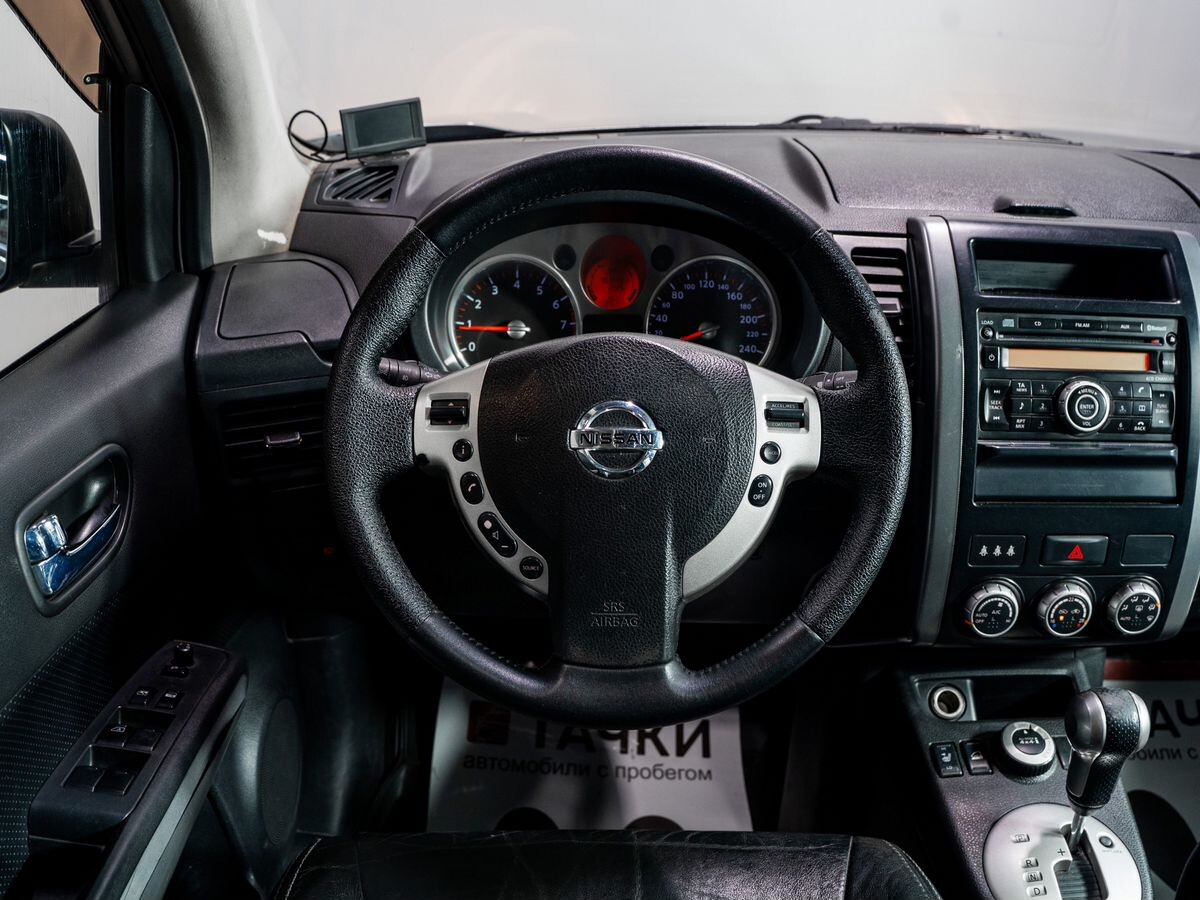 Nissan X-Trail 2010 - фото автомобиля