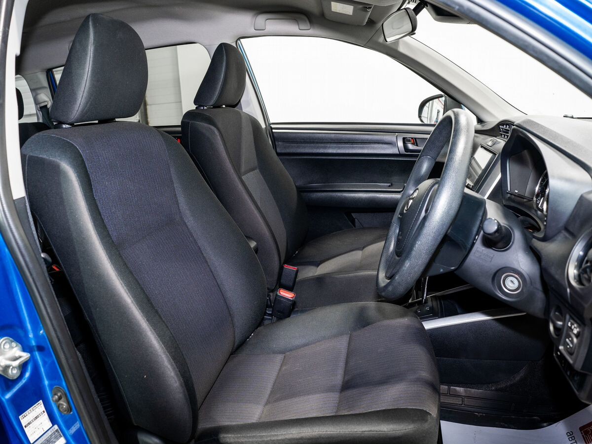 Toyota Corolla 2018 - фото автомобиля