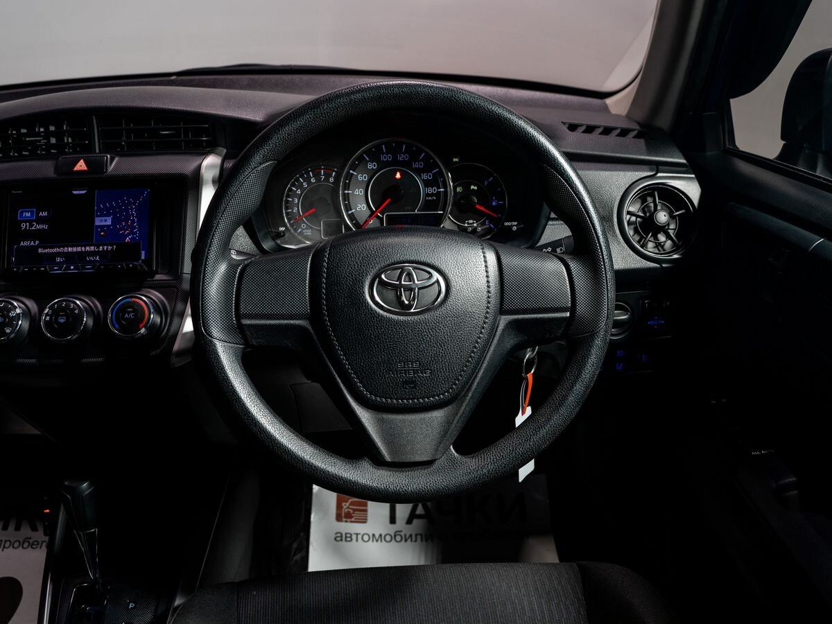 Toyota Corolla 2018 - фото автомобиля