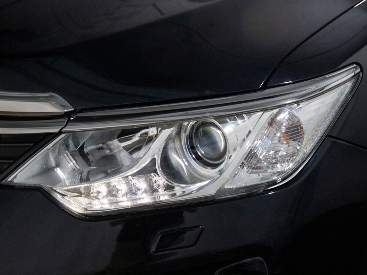 Toyota Camry 2015 - фото автомобиля