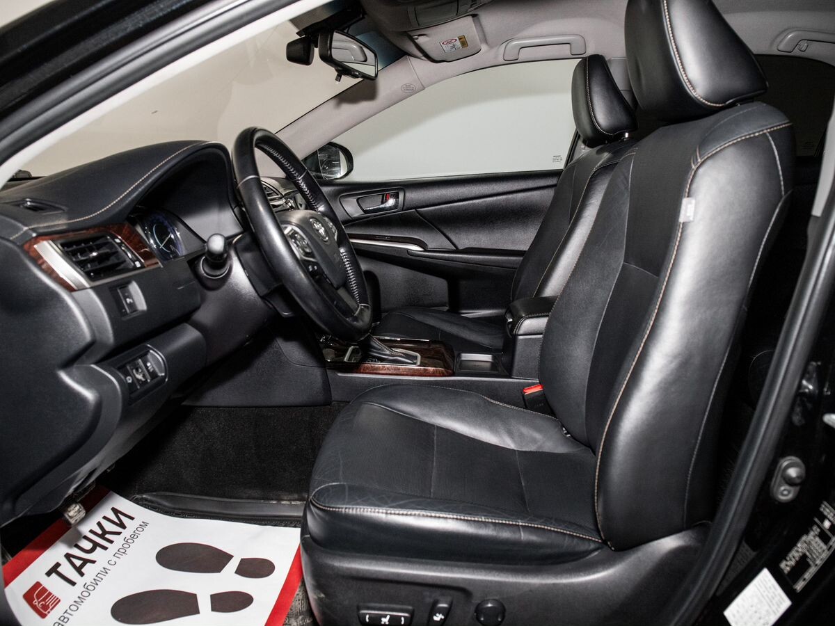Toyota Camry 2015 - фото автомобиля