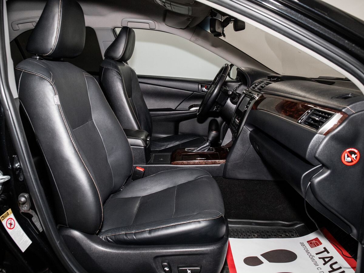 Toyota Camry 2015 - фото автомобиля