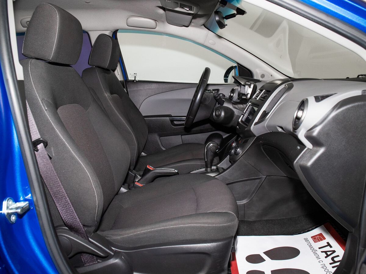 Chevrolet Aveo 2012 - фото автомобиля