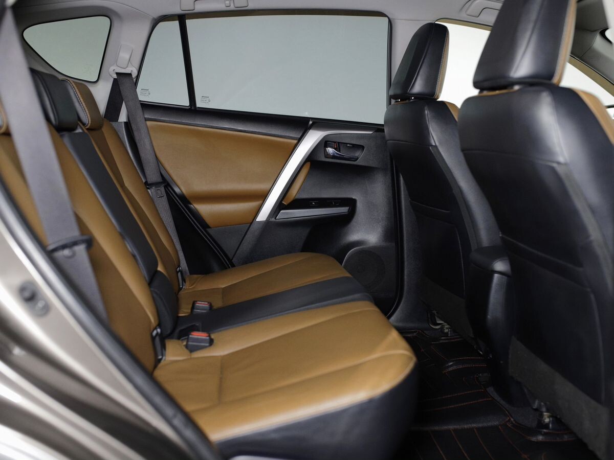 Toyota RAV4 2016 - фото автомобиля