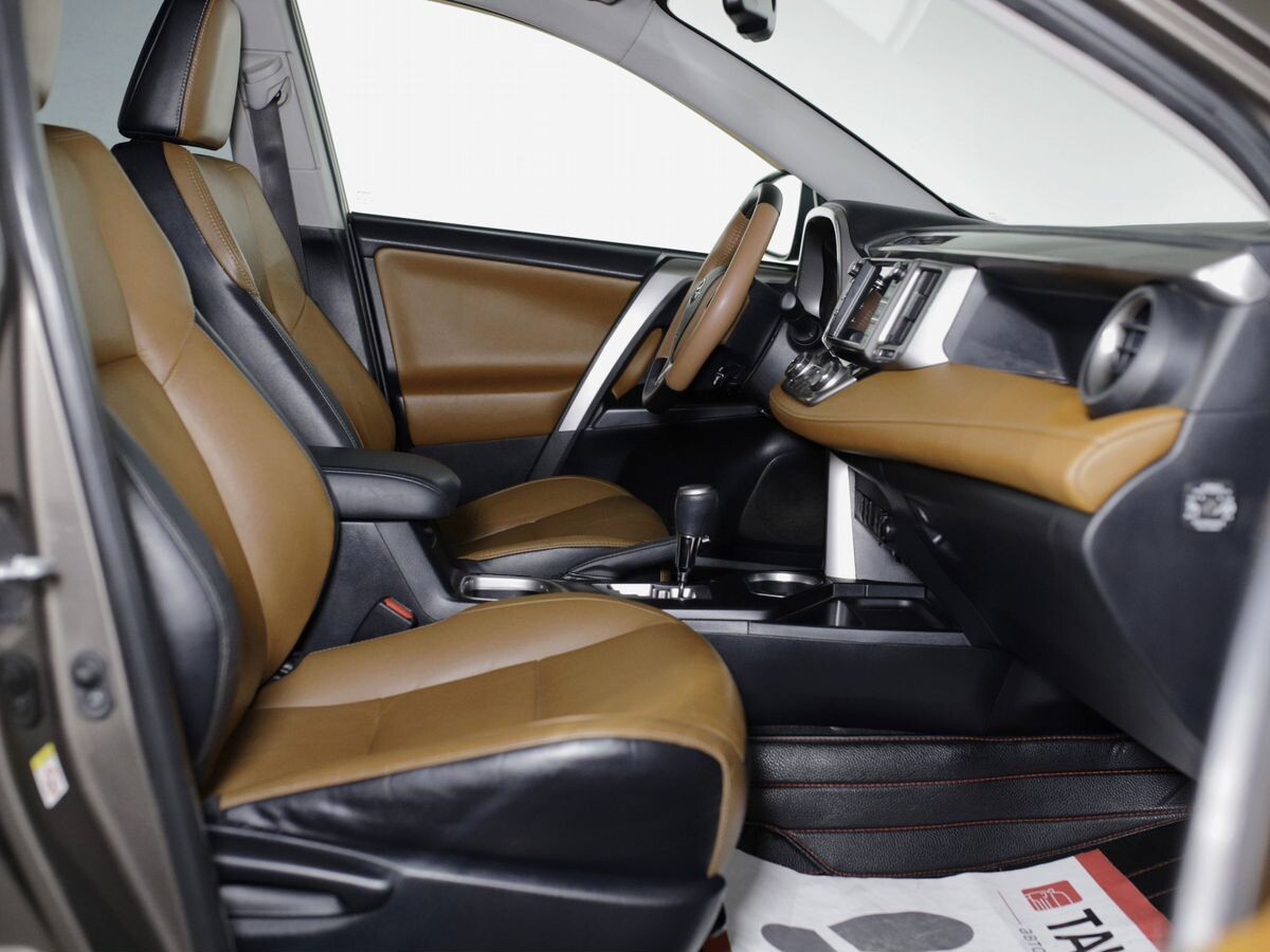 Toyota RAV4 2016 - фото автомобиля