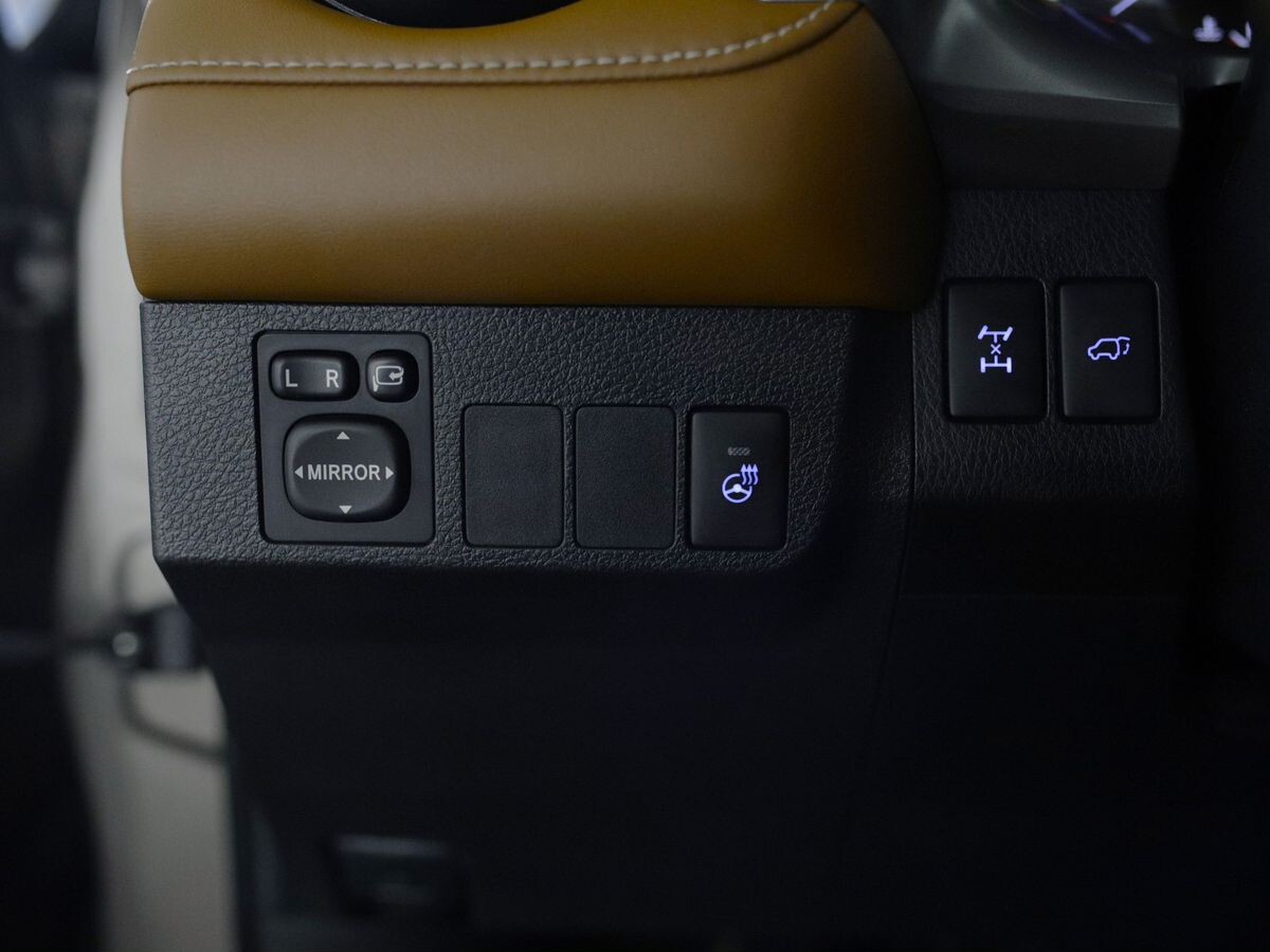 Toyota RAV4 2016 - фото автомобиля