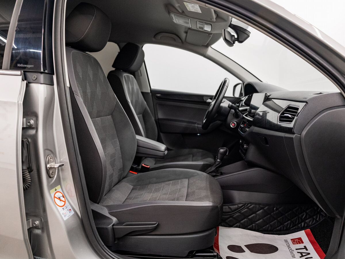 Volkswagen Polo 2020 - фото автомобиля